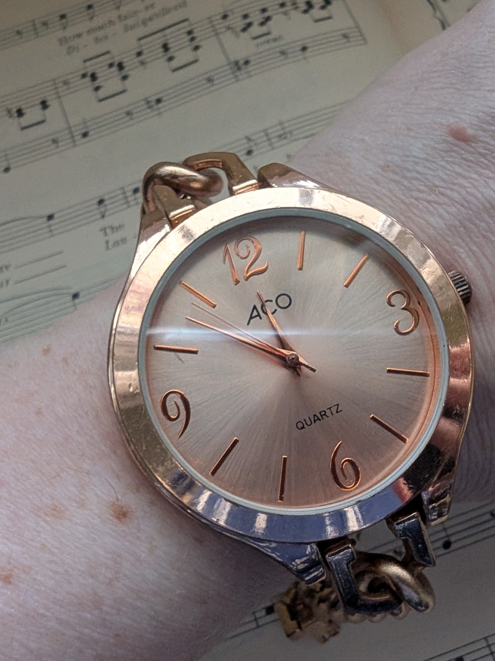 ACO Rose Gold Chain-Link Quartz Watch - Picture 7 of 7